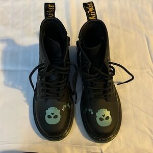 Glow in the dark DocMartens Skelly-Glo